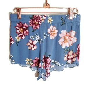🍍Kendall & Kylie Floral Flowy shorts